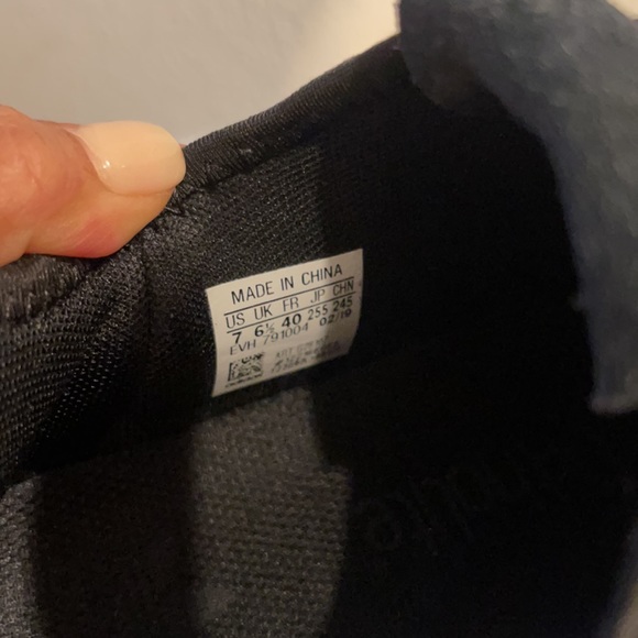 ADIDAS - Picture 4 of 5